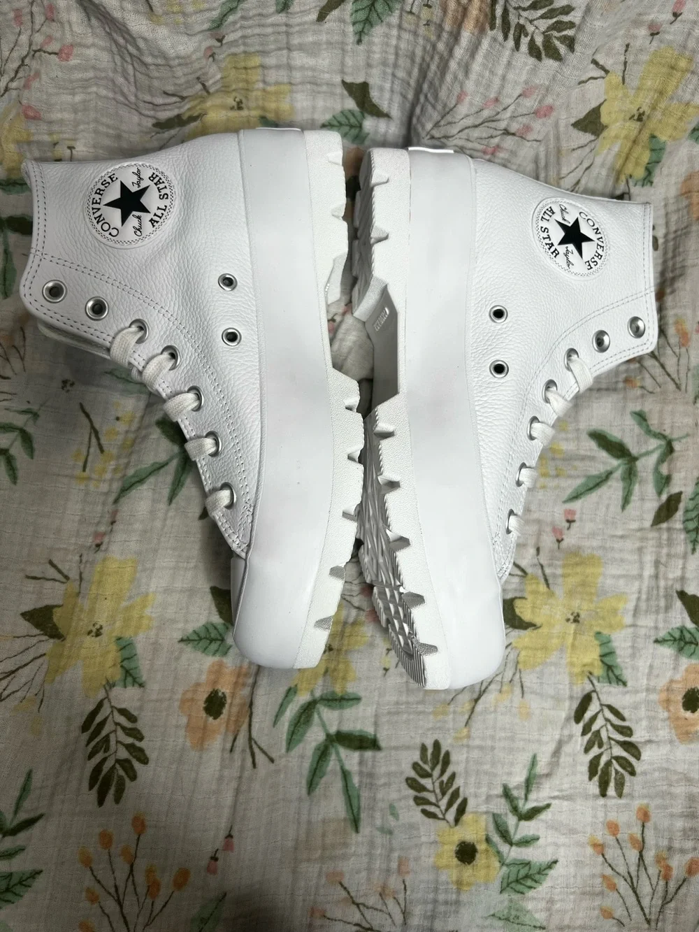 Converse CTAS Lugged Hi White Pebbled Leather High Top Platform Women’s Shoes